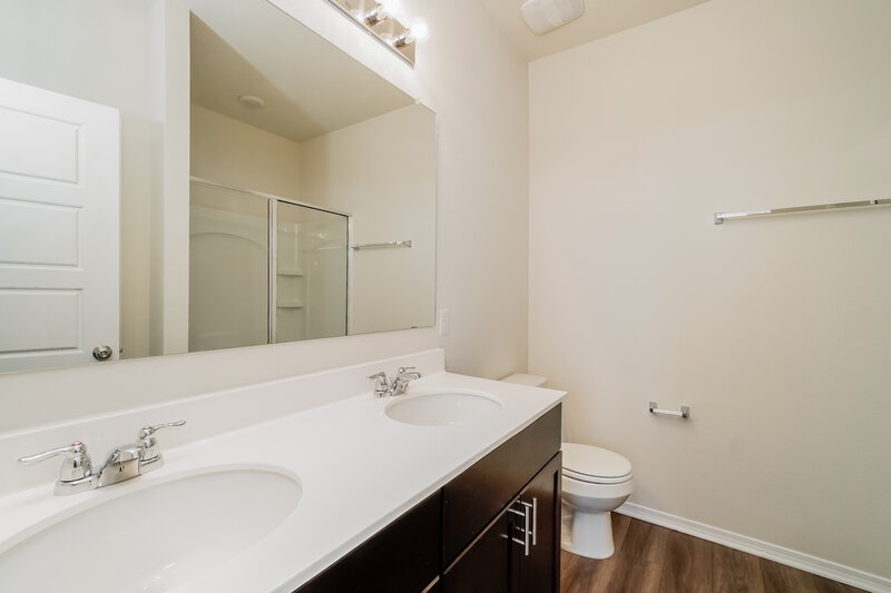 1,785/Mo, 285 Cobb Branch Dr Maxwell, TX 78656 Main Bathroom View