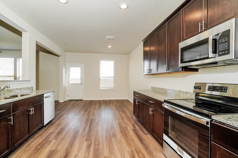 2,800/Mo, 293 Cobb Branch Dr Maxwell, TX 78656 Kitchen View