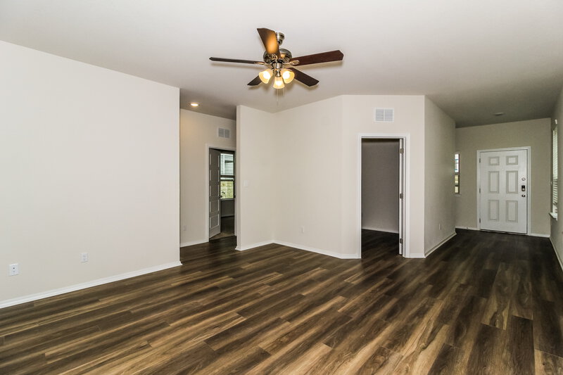 1,755/Mo, 309 Cobb Branch Dr Maxwell, TX 78656 Living Room View