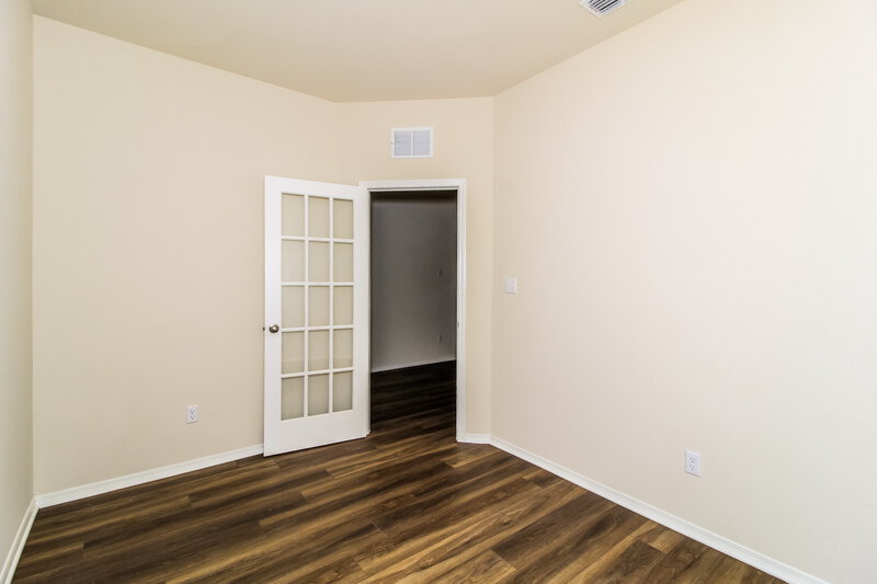 1,755/Mo, 309 Cobb Branch Dr Maxwell, TX 78656 Bedroom View 4