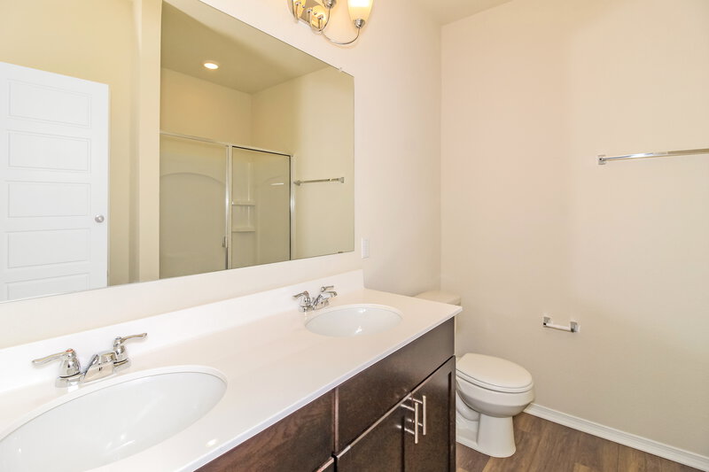 1,775/Mo, 333 Cobb Branch Dr Maxwell, TX 78656 Main Bathroom View