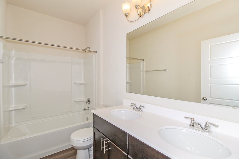 1,775/Mo, 333 Cobb Branch Dr Maxwell, TX 78656 Main Bathroom View 2