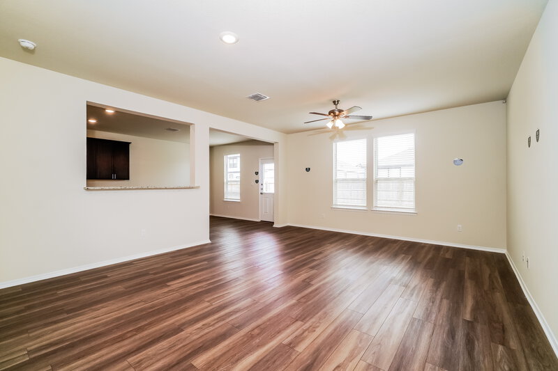 1,795/Mo, 323 Ellwood Rd Maxwell, TX 78656 Living Room View 3