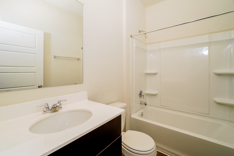 1,840/Mo, 317 Ellwood Rd Maxwell, TX 78656 Bathroom View