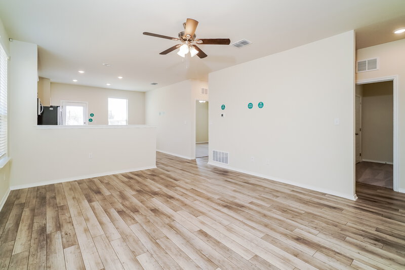 1,485/Mo, 293 Ellwood Rd Maxwell, TX 78656 Living Room View 2