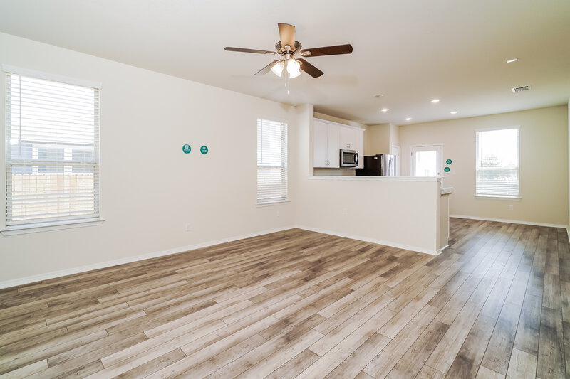 1,485/Mo, 293 Ellwood Rd Maxwell, TX 78656 Living Room View 3