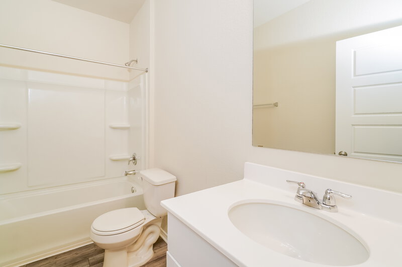 1,485/Mo, 293 Ellwood Rd Maxwell, TX 78656 Bathroom View