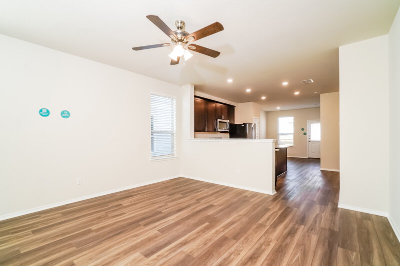 1,775/Mo, 116 Hibiscus St Maxwell, TX 78656 Living Room View