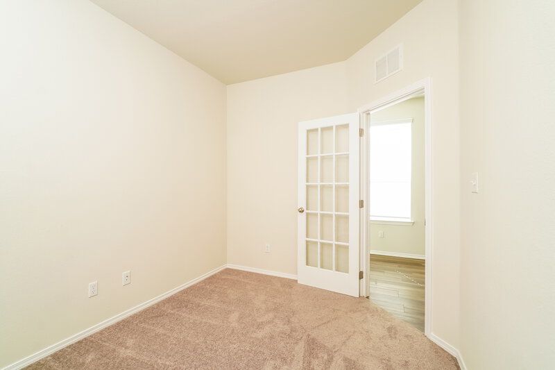 1,775/Mo, 116 Hibiscus St Maxwell, TX 78656 Office View