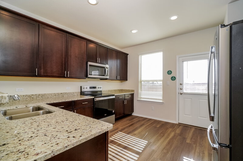 1,795/Mo, 124 Hibiscus St Maxwell, TX 78656 Kitchen View 2
