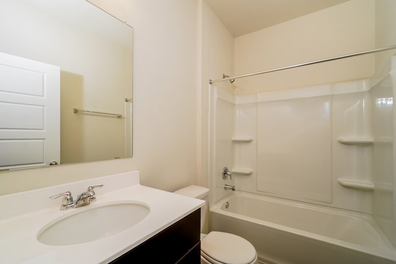 1,795/Mo, 124 Hibiscus St Maxwell, TX 78656 Bathroom View