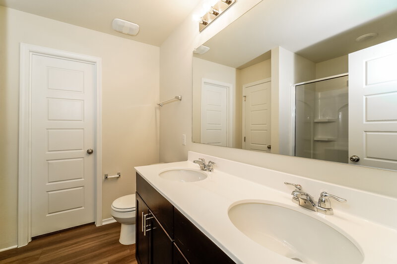 1,795/Mo, 130 Hibiscus St Maxwell, TX 78656 Main Bathroom View