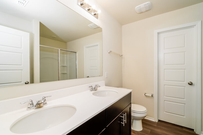 1,875/Mo, 142 Hibiscus St Maxwell, TX 78656 Main Bathroom View