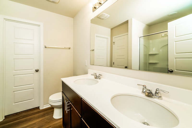 1,795/Mo, 125 Hibiscus St Maxwell, TX 78656 Main Bathroom View