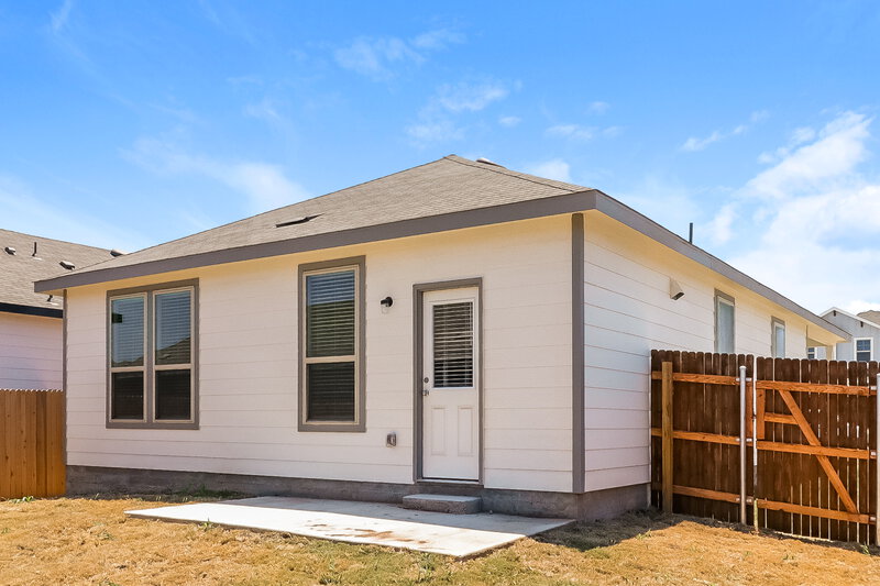 1,625/Mo, 109 Hibiscus St Maxwell, TX 78656 Rear View