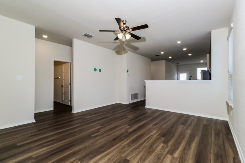 1,765/Mo, 231 Ellwood Rd Maxwell, TX 78656 Living Room View