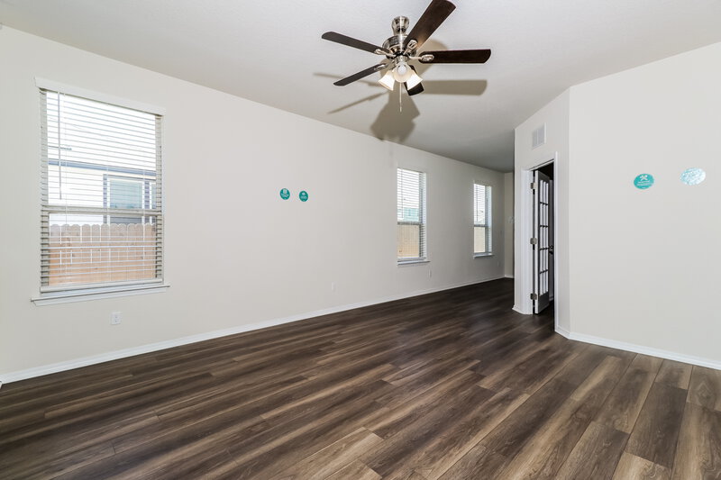 1,765/Mo, 231 Ellwood Rd Maxwell, TX 78656 Living Room View 2