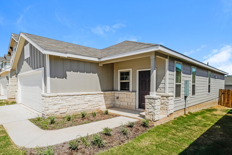 1,610/Mo, 207 Ellwood Rd Maxwell, TX 78656 Front View