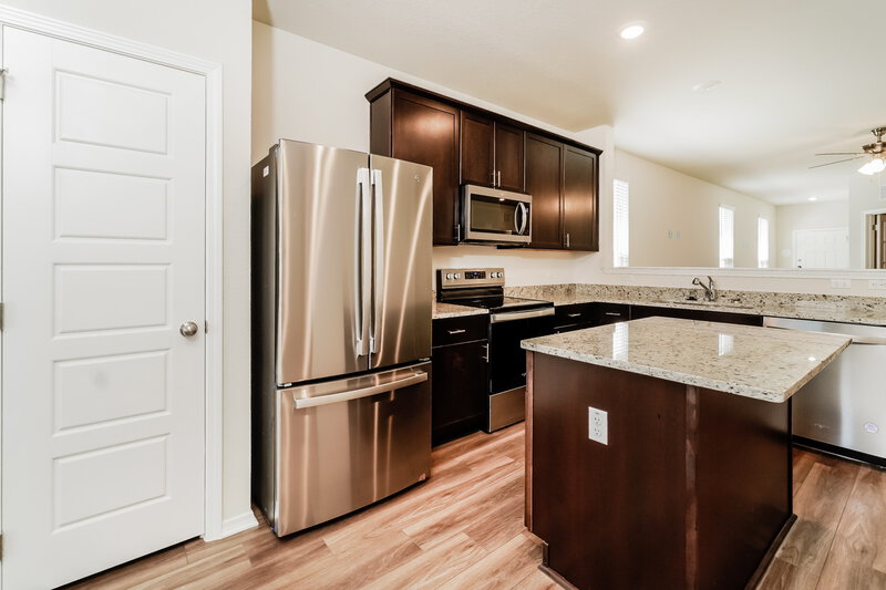 1,610/Mo, 207 Ellwood Rd Maxwell, TX 78656 Kitchen View 2