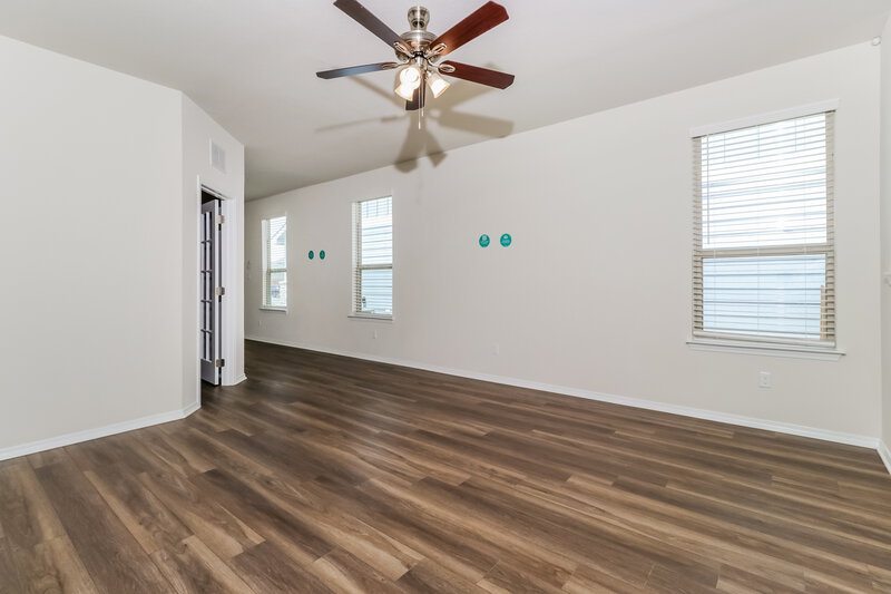 1,800/Mo, 185 Ellwood Rd Maxwell, TX 78656 Living Room View 2