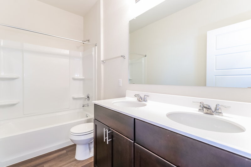 1,800/Mo, 185 Ellwood Rd Maxwell, TX 78656 Bathroom View