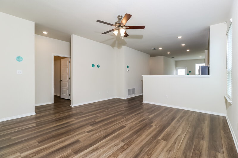 1,800/Mo, 161 Ellwood Rd Maxwell, TX 78656 Living Room View