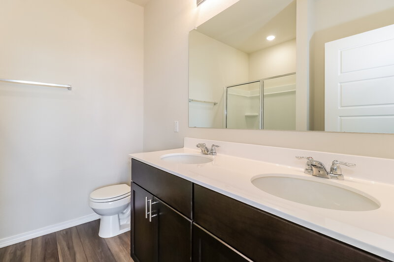 1,800/Mo, 161 Ellwood Rd Maxwell, TX 78656 Main Bathroom View