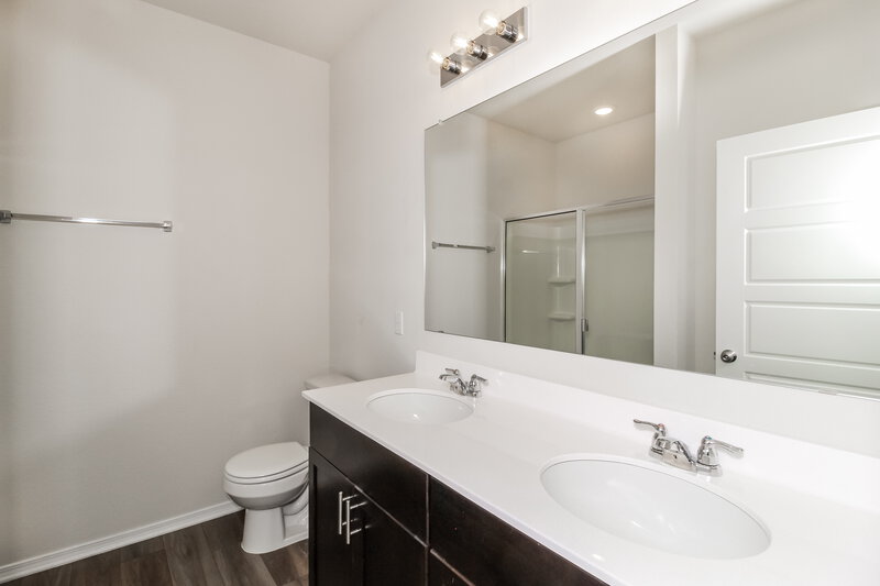1,595/Mo, 223 Rosetta Rd Maxwell, TX 78656 Main Bathroom View