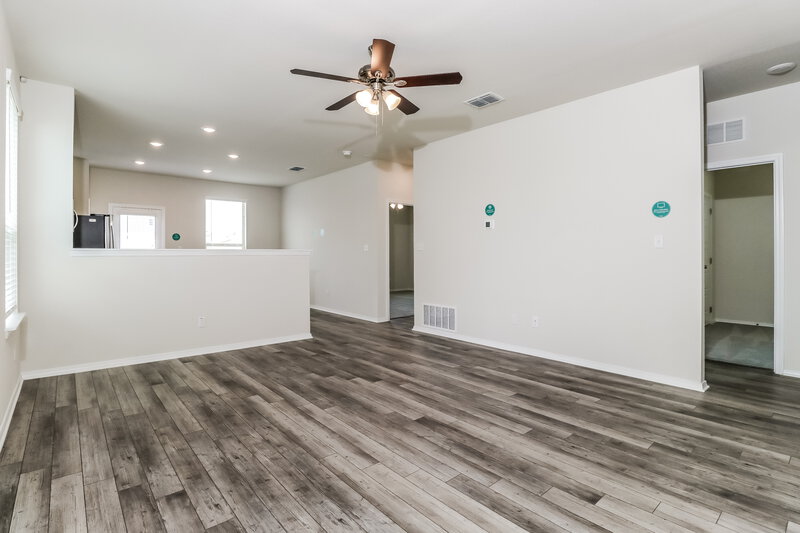 1,660/Mo, 157 Rosetta Rd Maxwell, TX 78656 Living Room View 2