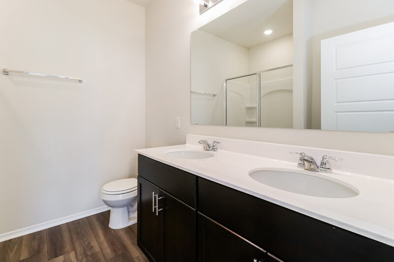 1,795/Mo, 105 Rosetta Rd Maxwell, TX 78656 Main Bathroom View