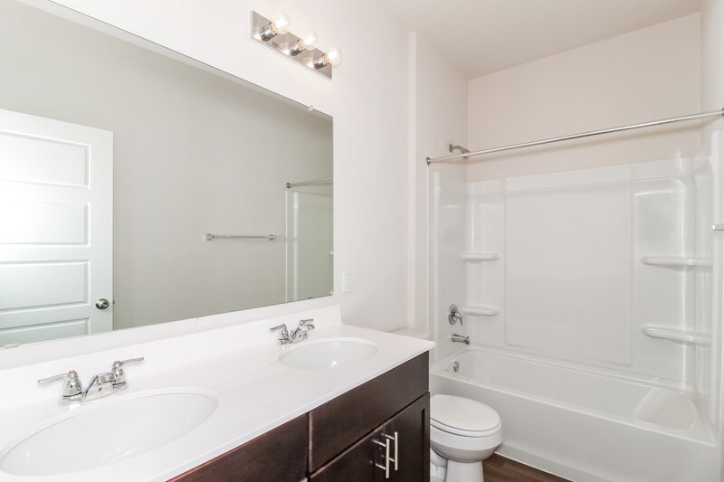 1,755/Mo, 126 Rosetta Rd Maxwell, TX 78656 Main Bathroom View