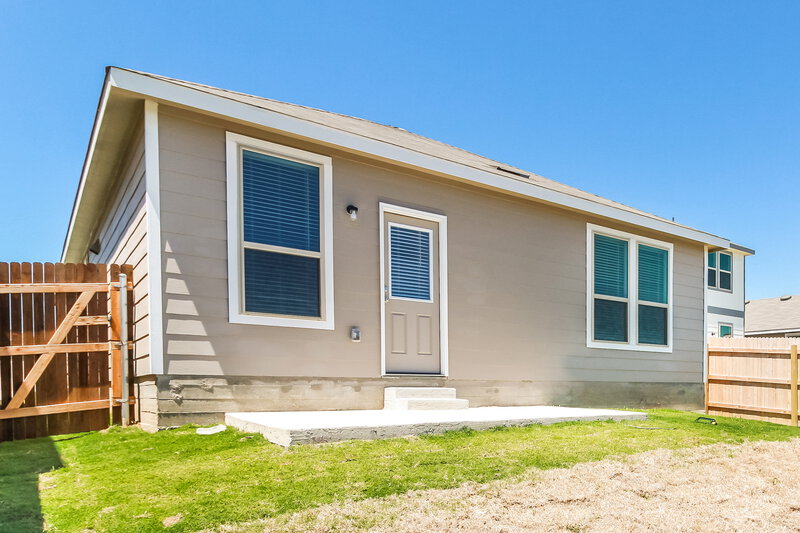 1,755/Mo, 126 Rosetta Rd Maxwell, TX 78656 Rear View