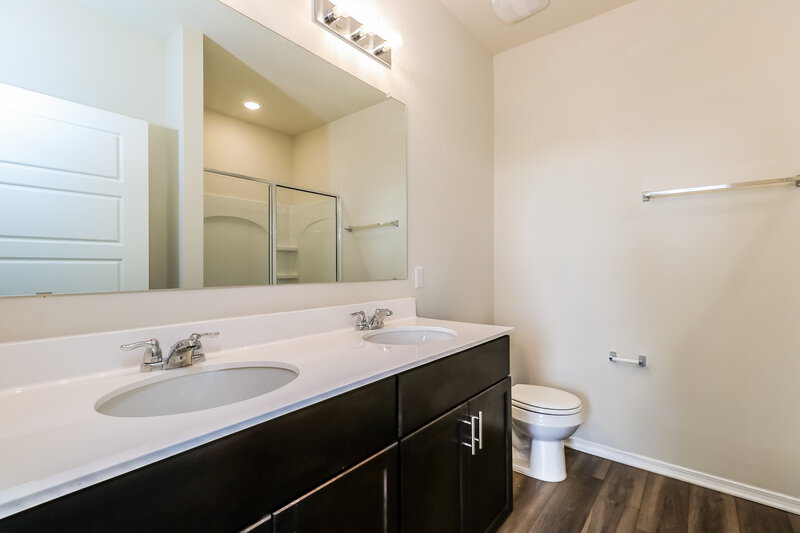1,855/Mo, 178 Rosetta Rd Maxwell, TX 78656 Main Bathroom View