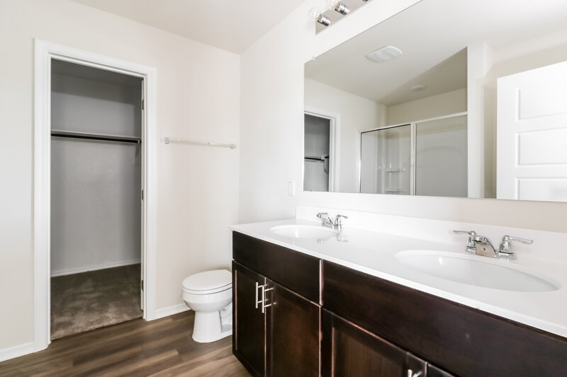 2,165/Mo, 192 Rosetta Rd Maxwell, TX 78656 Main Bathroom View