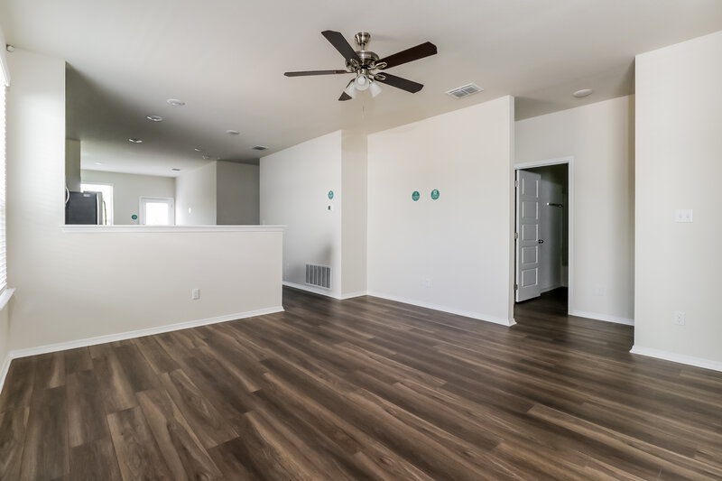 2,600/Mo, 200 Rosetta Rd Maxwell, TX 78656 Living Room View 2