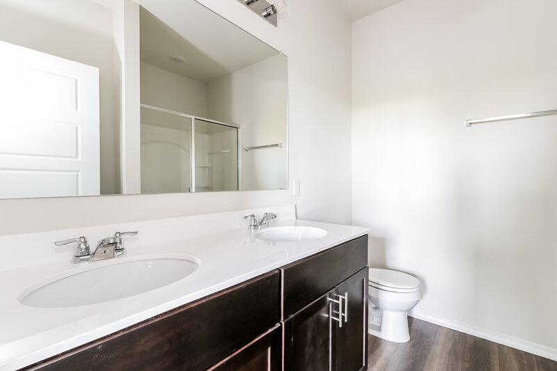 2,600/Mo, 200 Rosetta Rd Maxwell, TX 78656 Main Bathroom View