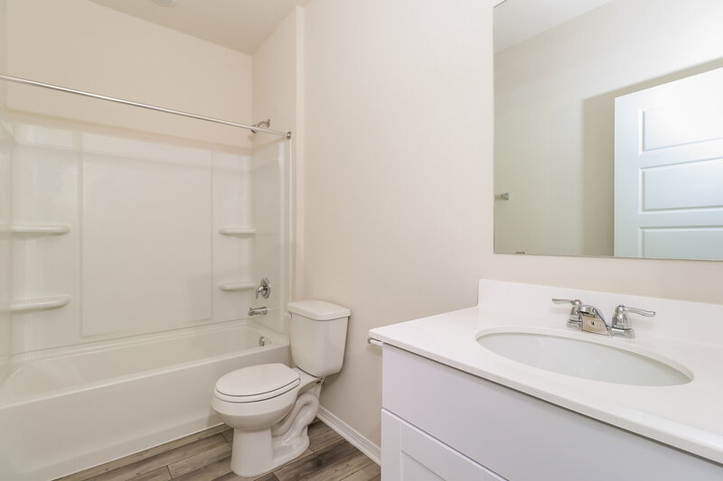 1,785/Mo, 214 Rosetta Rd Maxwell, TX 78656 Bathroom View