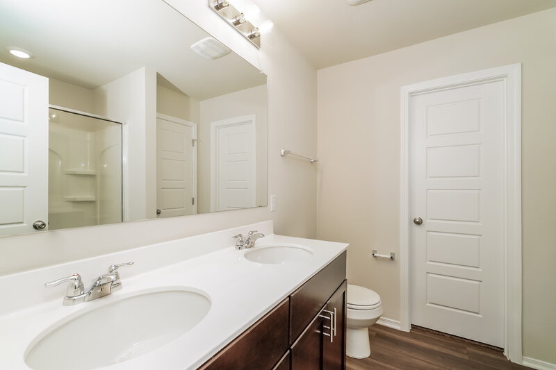 1,840/Mo, 266 Rosetta Rd Maxwell, TX 78656 Main Bathroom View