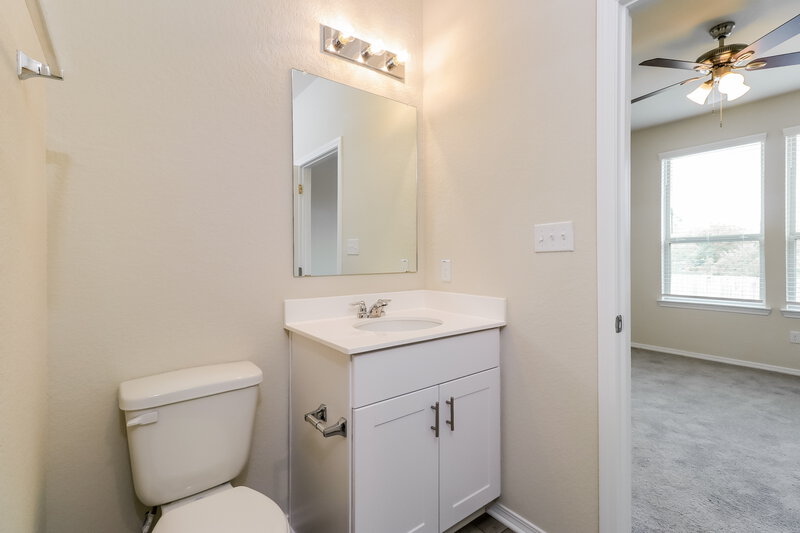 1,595/Mo, 274 Rosetta Rd Maxwell, TX 78656 Main Bathroom View