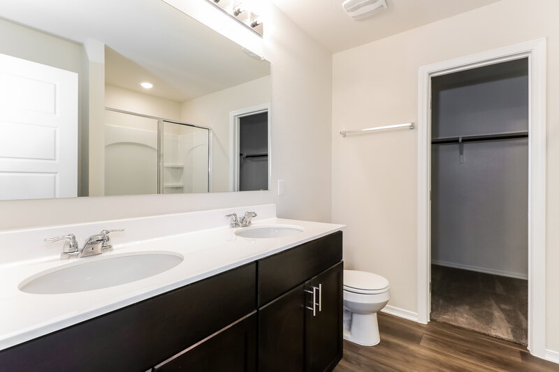 2,215/Mo, 300 Rosetta Rd Maxwell, TX 78656 Main Bathroom View