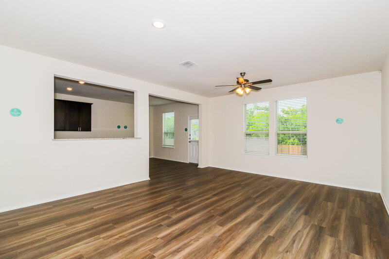 2,240/Mo, 308 Rosetta Rd Maxwell, TX 78656 Living Room View 2
