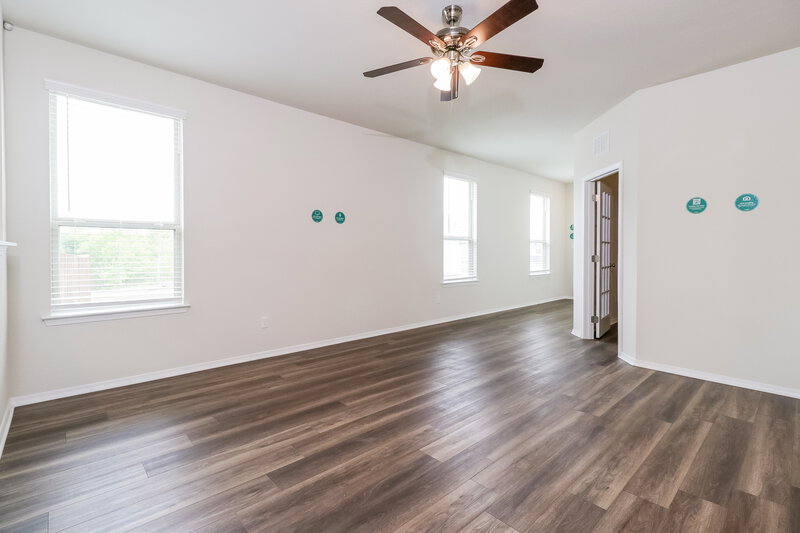 1,940/Mo, 316 Rosetta Rd Maxwell, TX 78656 Living Room View 2
