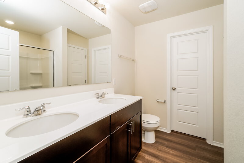 1,740/Mo, 307 Rosetta Rd Maxwell, TX 78656 Main Bathroom View