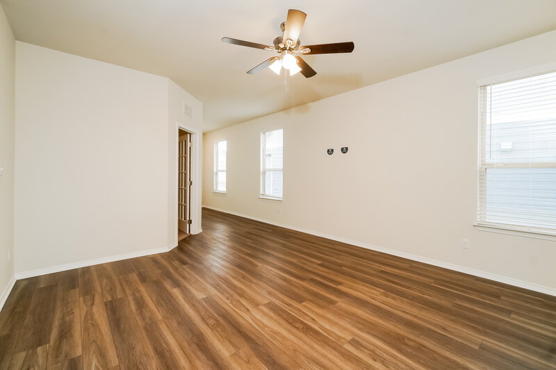 1,735/Mo, 148 Cobb Branch Dr Maxwell, TX 78656 Living Room View