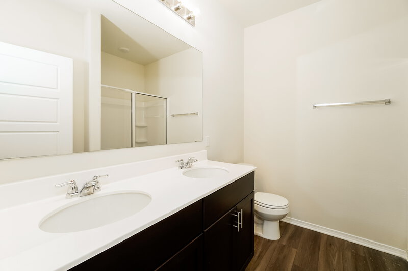 1,735/Mo, 148 Cobb Branch Dr Maxwell, TX 78656 Main Bathroom View