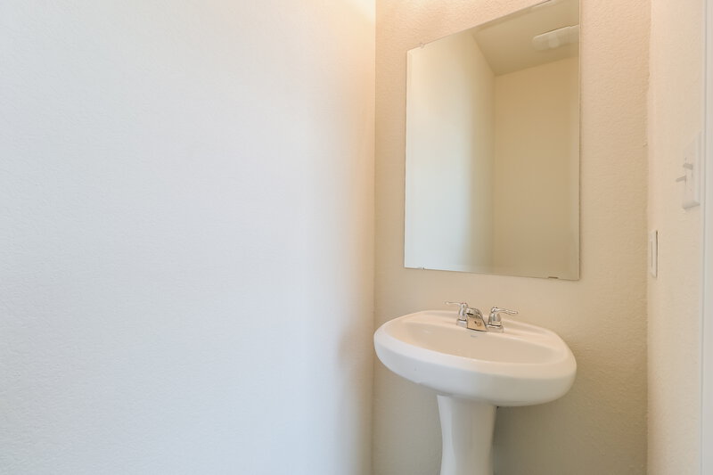 1,890/Mo, 158 Ellwood Rd Maxwell, TX 78656 Bathroom View 2
