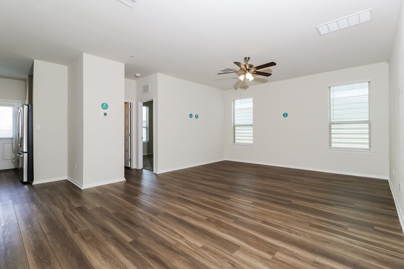 1,925/Mo, 144 Ellwood Rd Maxwell, TX 78656 Living Room View