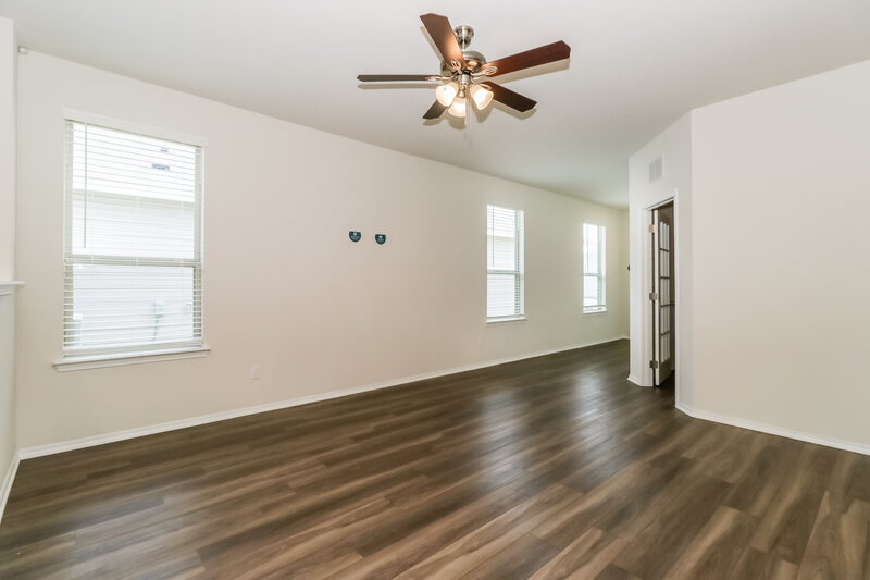 1,645/Mo, 132 Ellwood Rd Maxwell, TX 78656 Living Room View 2