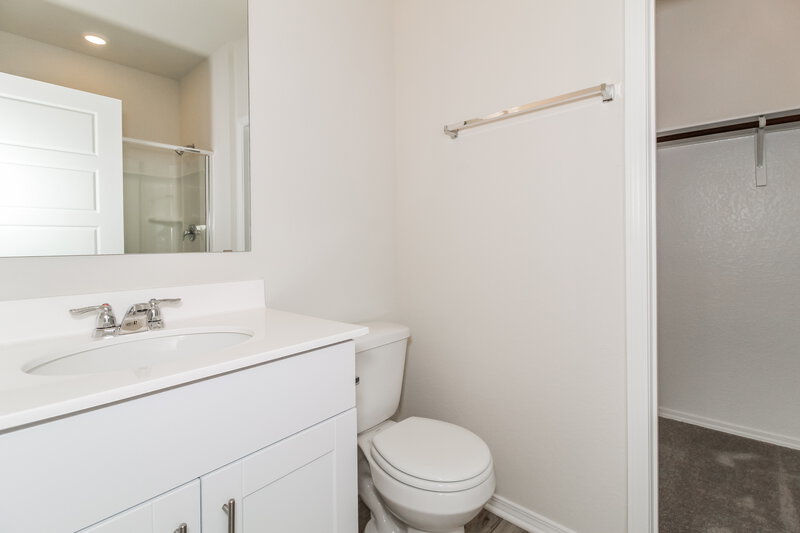 1,755/Mo, 124 Ellwood Rd Maxwell, TX 78656 Main Bathroom View