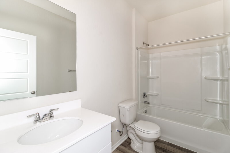 1,755/Mo, 124 Ellwood Rd Maxwell, TX 78656 Bathroom View